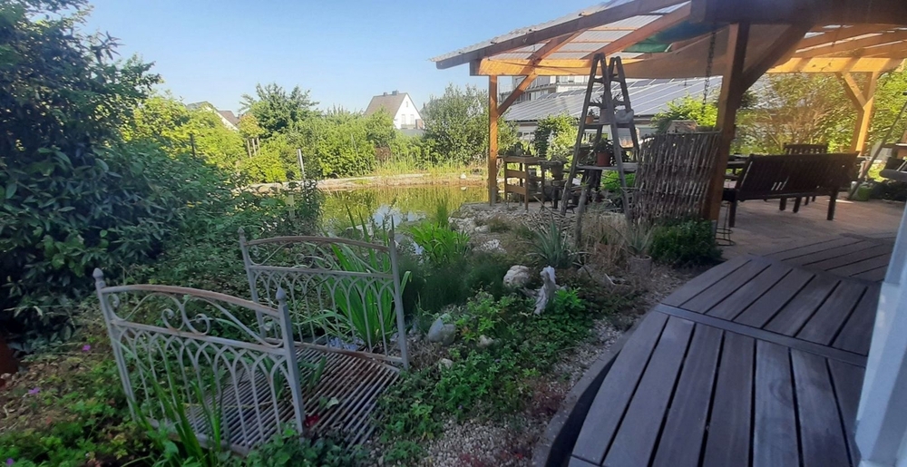 Ein Juwel der Nachhaltigkeit: Sonnenhaus bei Coburg - Zweifamilienhaus Rödental | Angebot:23787139