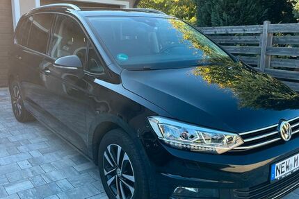 VW Touran 76.200 km 25.900 € Neustadt a.d.Waldnaab 92660