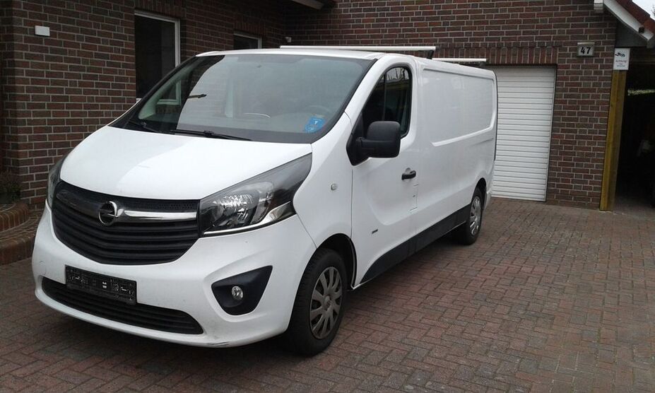 Opel Vivaro 131.000 km 5.450 € Wiesmoor 26639