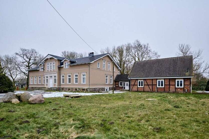 Haus zum Kaufen in Gützkow 1.595.000 € 624 m²