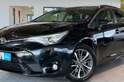 Toyota Avensis 142.597 km 11.995 &euro; Herford 32052