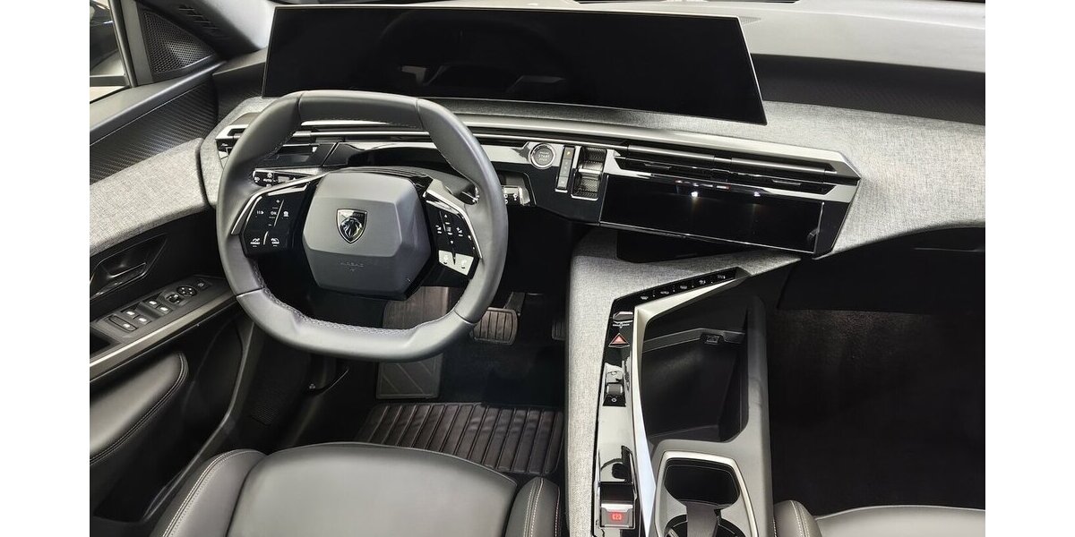 Peugeot 5008 Allure 145 E Hybrid 360° Cam 7 Sitze 43.850 km 28.630 &euro; Lich 35423