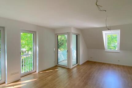 3-Zimmerwohnung mit Balkon, EBK & Stellplatz zu vermieten!