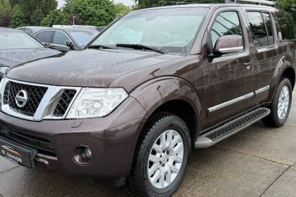 Nissan Pathfinder 202.529 km 14.990 &euro; Hamburg 22529