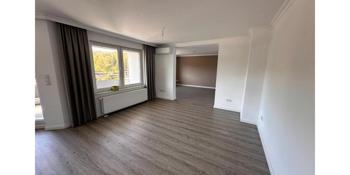 Etagenwohnung Ennepetal - 4 Zimmer, 121 m&sup2;, 1.200&euro; | Angebot:26383004