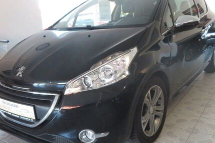 Peugeot 208 131.000 km 5.500 € Upgant-Schott 26529