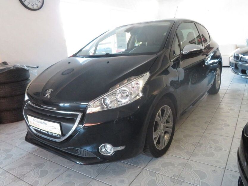 Peugeot 208 131.000 km 5.500 € Upgant-Schott 26529