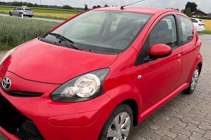 Toyota Aygo (X) 100.000 km 2.790 &euro; Hohenlinden bei München 85664