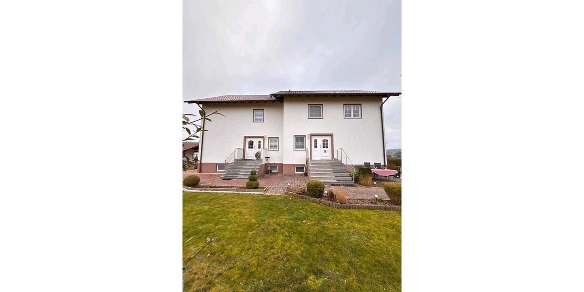 Reihenhaus Neuental - 8 Zimmer, 240 m&sup2;, 340.000&euro; | Angebot:26963651