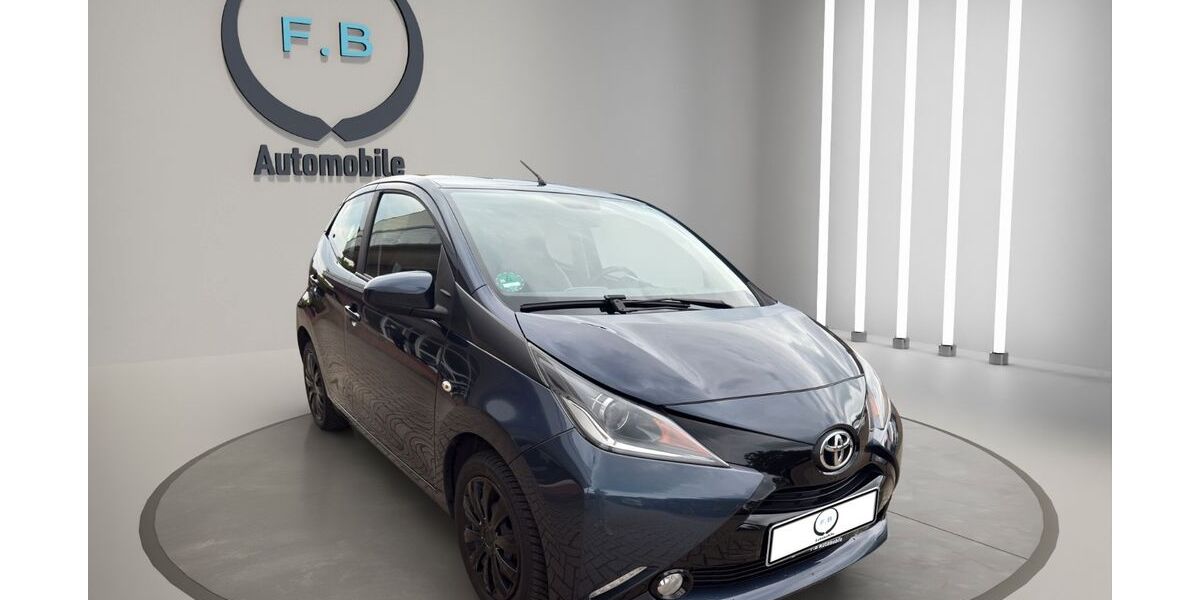Toyota Aygo (X) 71.000 km 7.399 &euro; Hude 27798