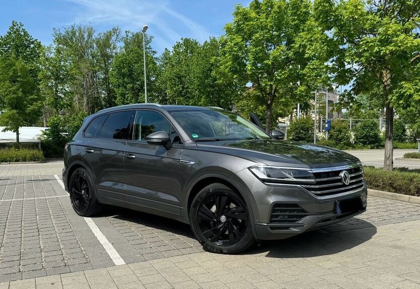 VW Touareg 124.000 km 32.700 € Ergolding 84030