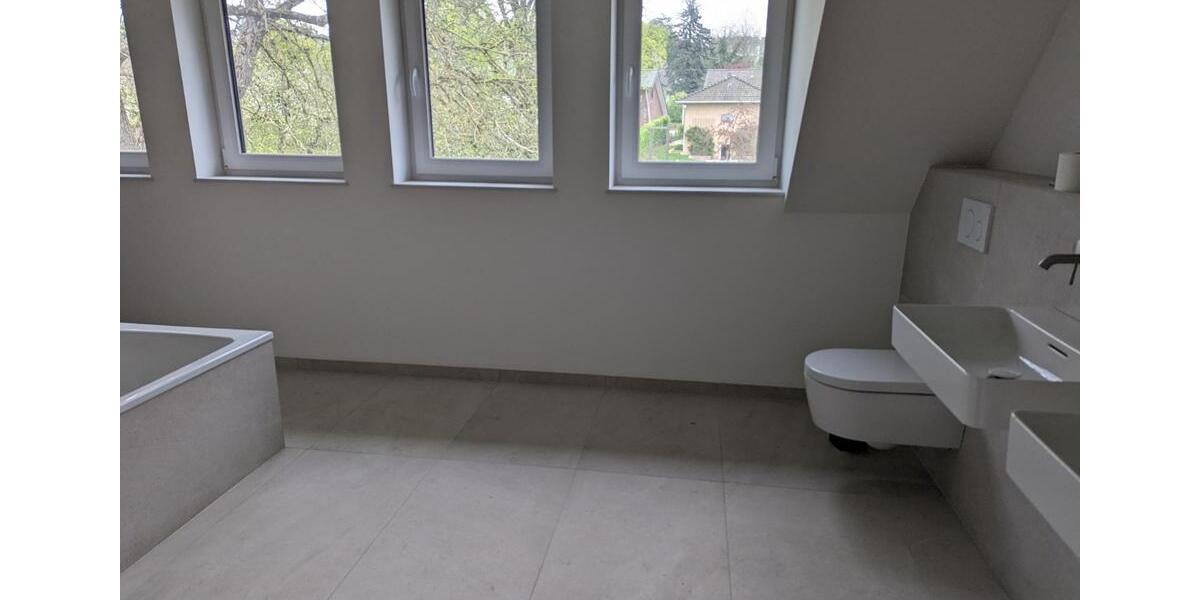 Freistehendes luxuriöses Einfamilienhaus am Waldrand in Halle (W) 4.5 zimmer