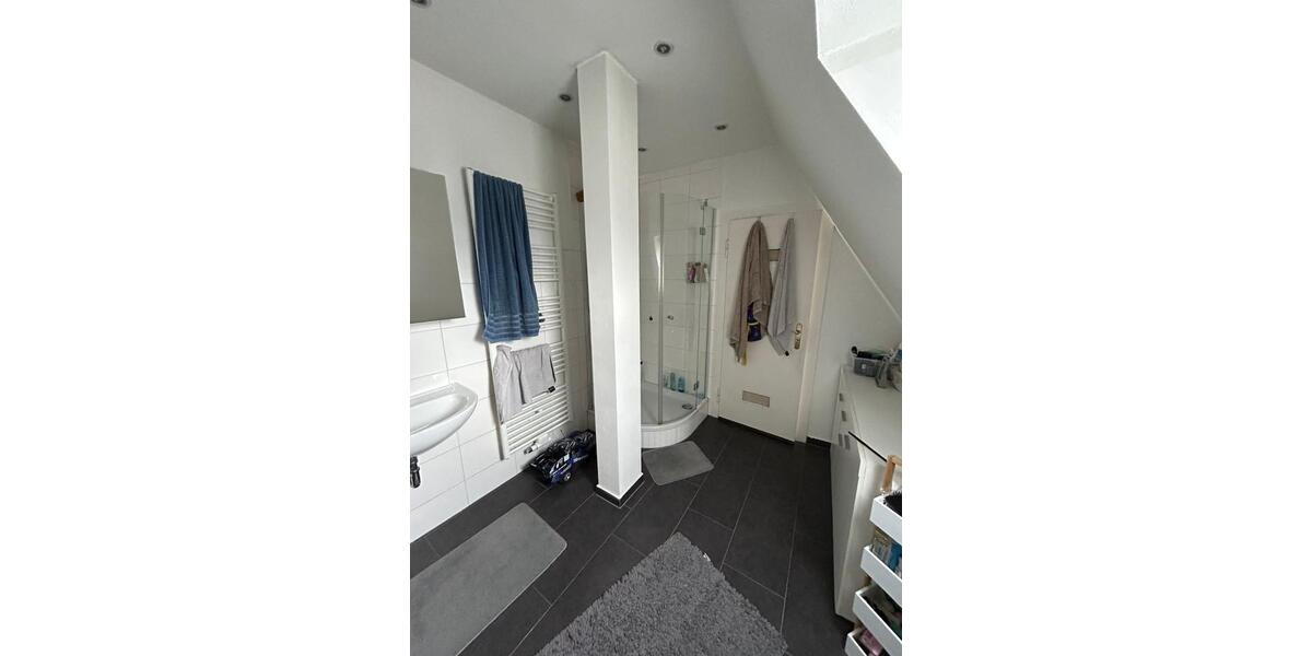 Dachgeschoßwohnung Arnsberg - 3 Zimmer, 80 m&sup2;, 600&euro; | Angebot:26409038