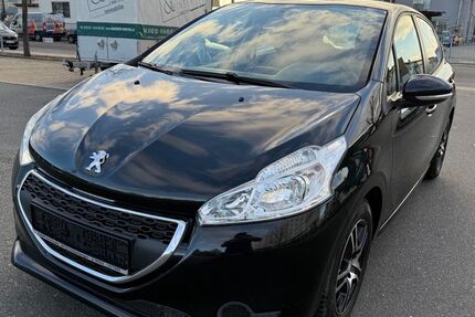 Peugeot 208 81.000 km 5.900 &euro; Schwetzingen 68723