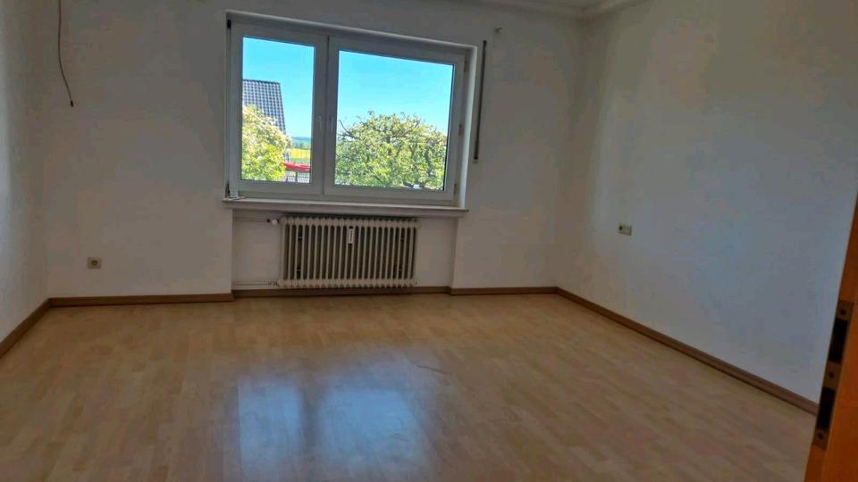 Etagenwohnung Marsberg - 3 Zimmer, 105 m&sup2;, 590&euro; | Angebot:26367858