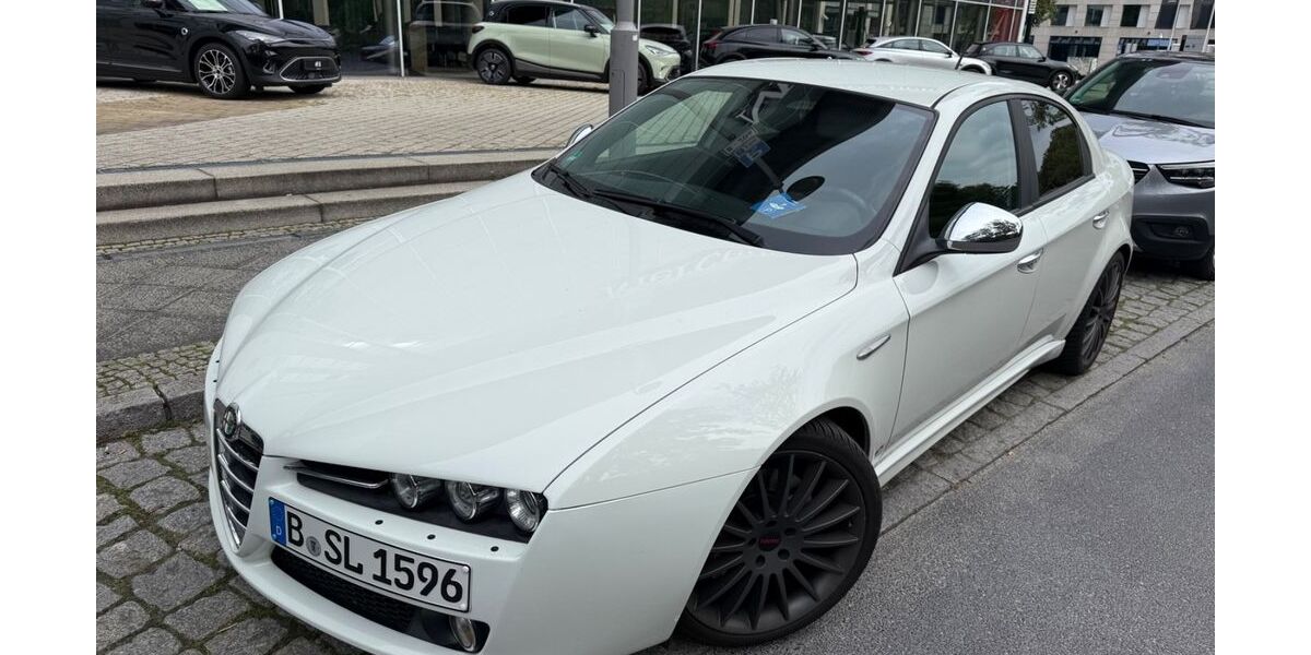 Alfa Romeo 159 121.000 km 11.998 € Berlin 13581