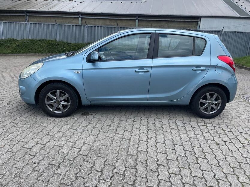 i20