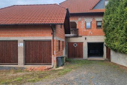 Zweifamilienhaus mit Garagen 6 zimmer