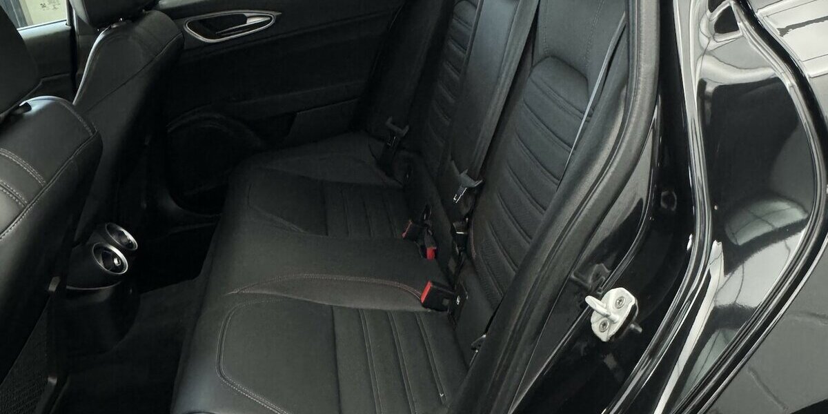 Alfa Romeo Giulia 2.0 Competizione Q4 Turbo CarPlay Kamera 9.970 km 39.920 &euro; Lich 35423