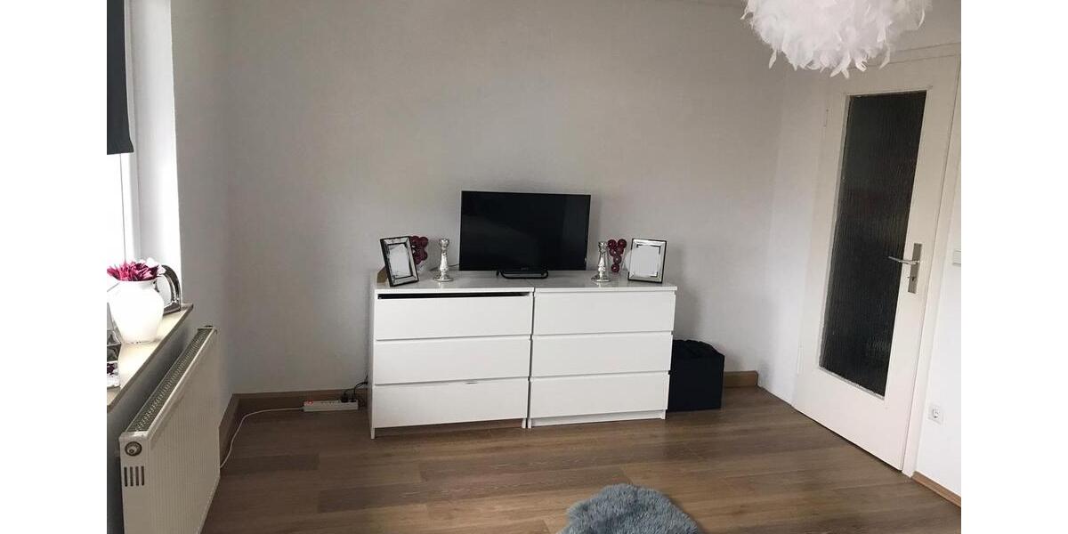 EINFAMILIENHAUS mit GARTEN und Garage zu vermieten 3 zimmer