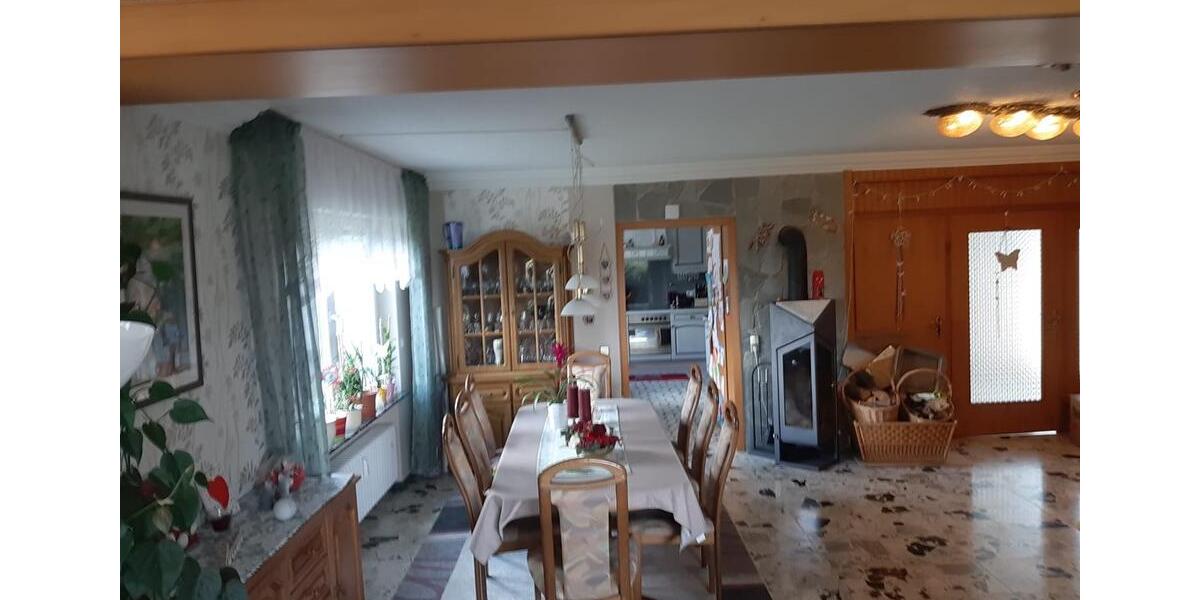 Villa Rinteln - 5 Zimmer, 220 m&sup2;, 1.850&euro; | Angebot:25986835