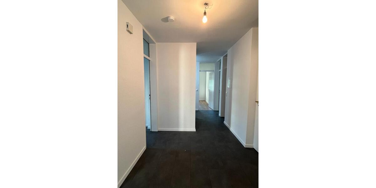 Etagenwohnung Wiesbaden Biebrich - 5 Zimmer, 104 m&sup2;, 1.800&euro; | Angebot:26533073