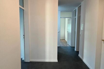 Wohnung Wiesbaden Biebrich - 5 Zimmer, 104 m&sup2;, 1.800&euro; | Angebot:26533073