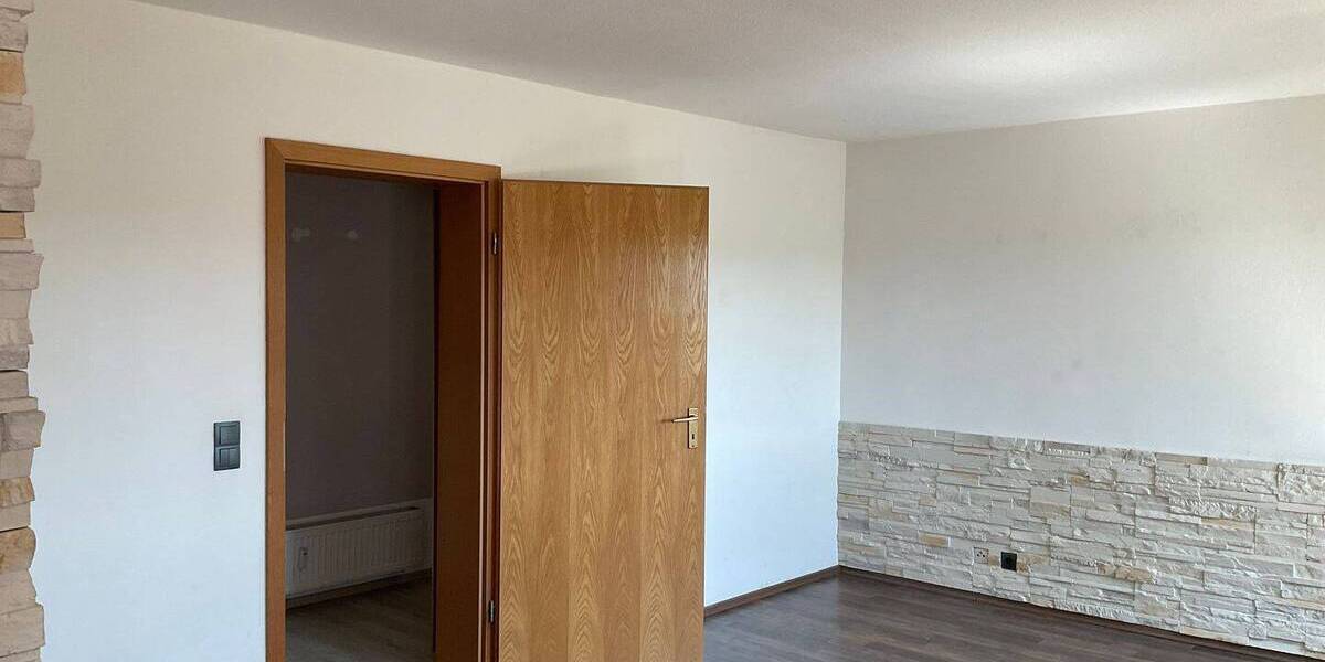 2,5-Zimmer-Wohnung mit Balkon und Carport in Gleußen 2 zimmer