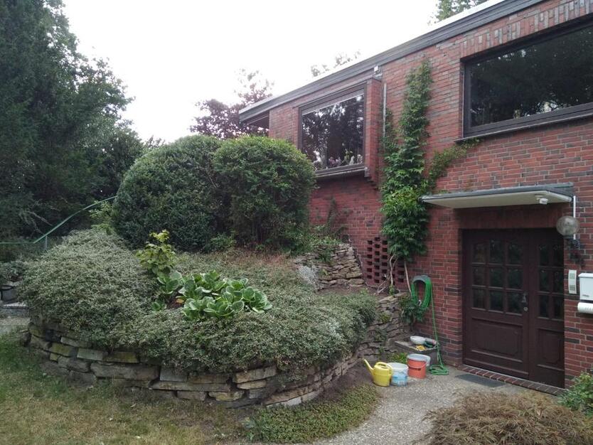 Einfamilienhaus + EinliegerWohnung mit großem Garten