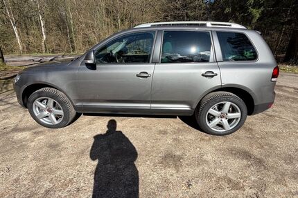 VW Touareg 129.600 km 12.500 &euro; Appel 21279