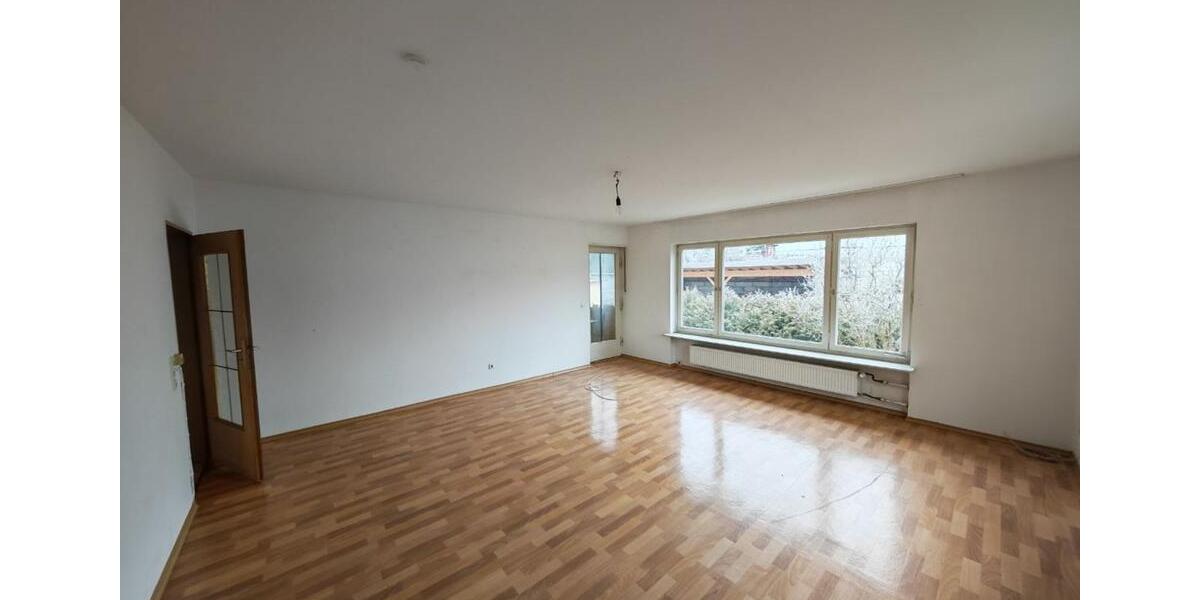 Etagenwohnung Landau an der Isar - 4 Zimmer, 119 m&sup2;, 952&euro; | Angebot:25400381