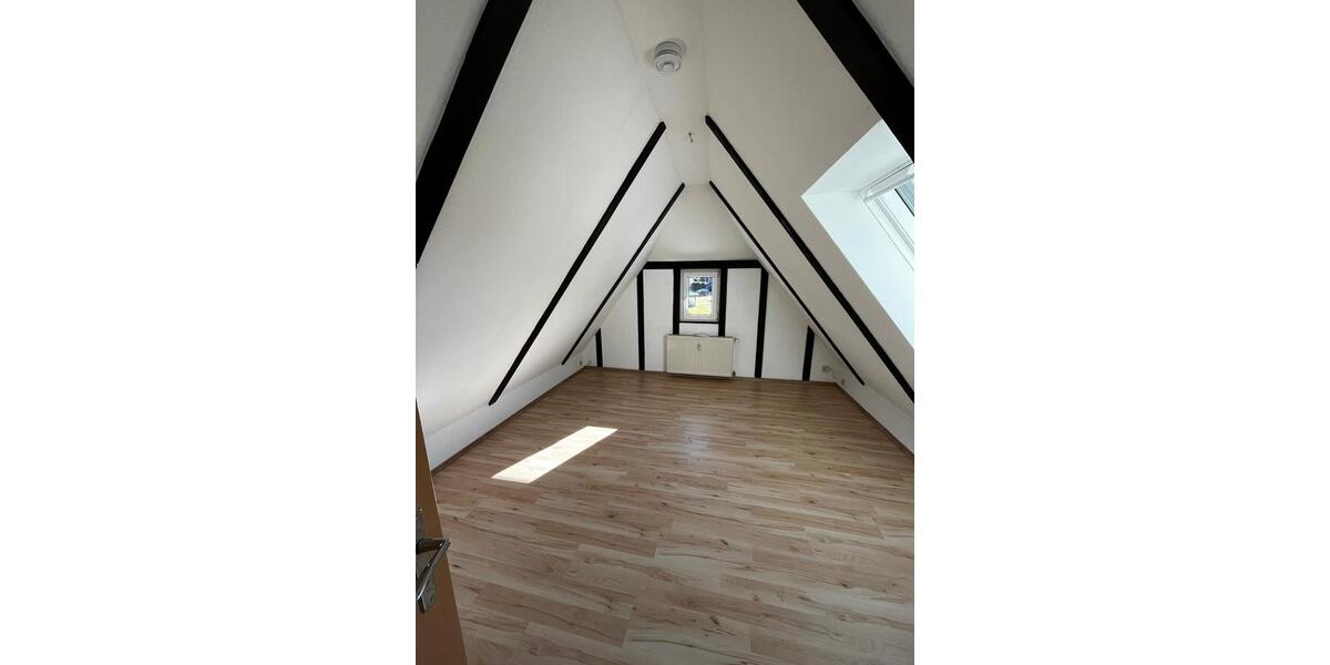 Einfamilienhaus Oberlungwitz - 4 Zimmer, 95 m&sup2;, 610&euro; | Angebot:25299138