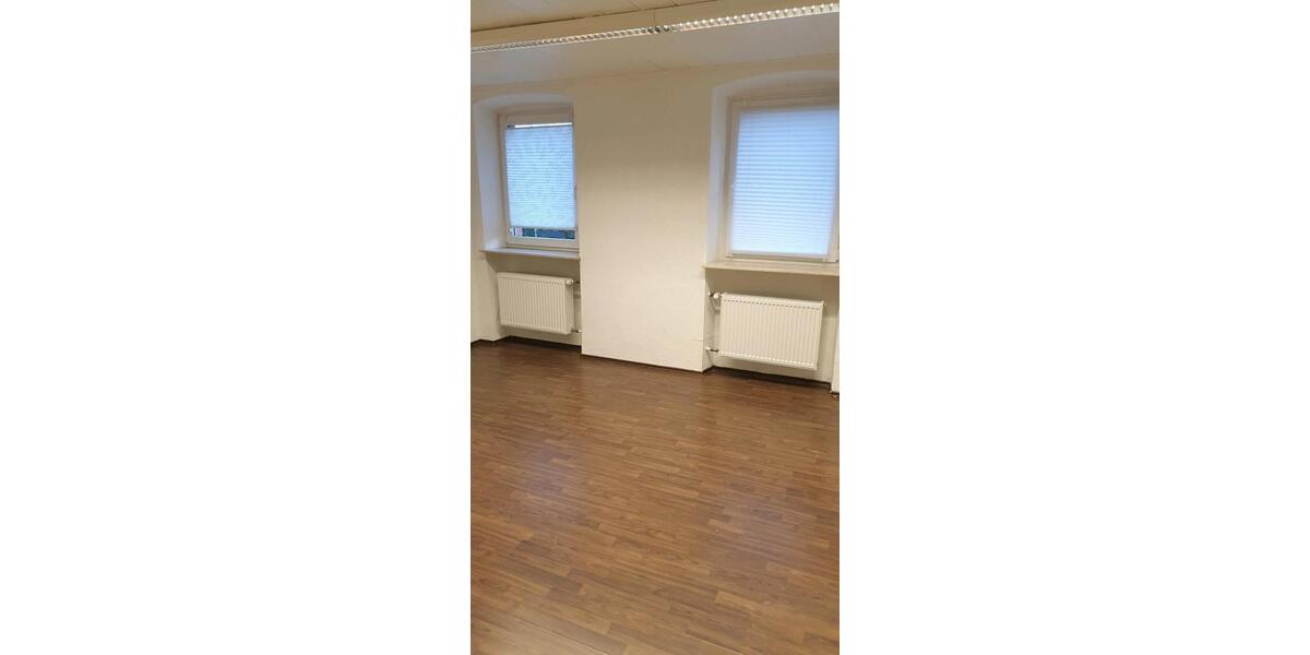 3 Zimmer Wohnung, Küche, Bad und Dachterrasse in 97653 Bisch 3 zimmer
