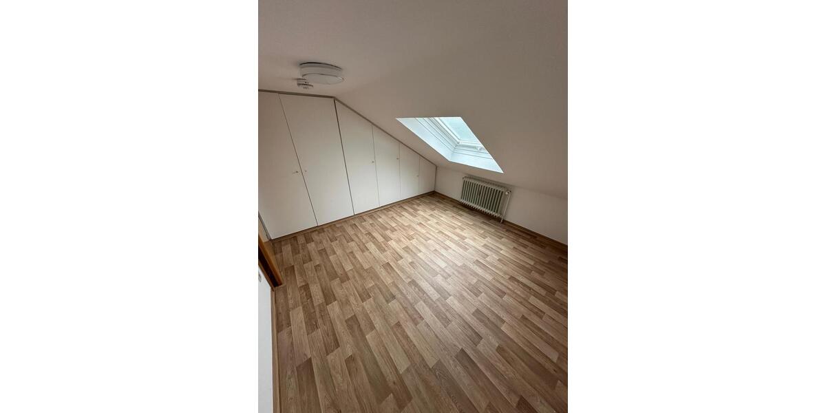Dachgeschoßwohnung Wolfhagen - 3 Zimmer, 68 m&sup2;, 550&euro; | Angebot:26326797