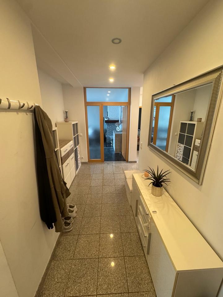4-Zimmerwohnung Erdgeschoss mit Garage und Balkon !