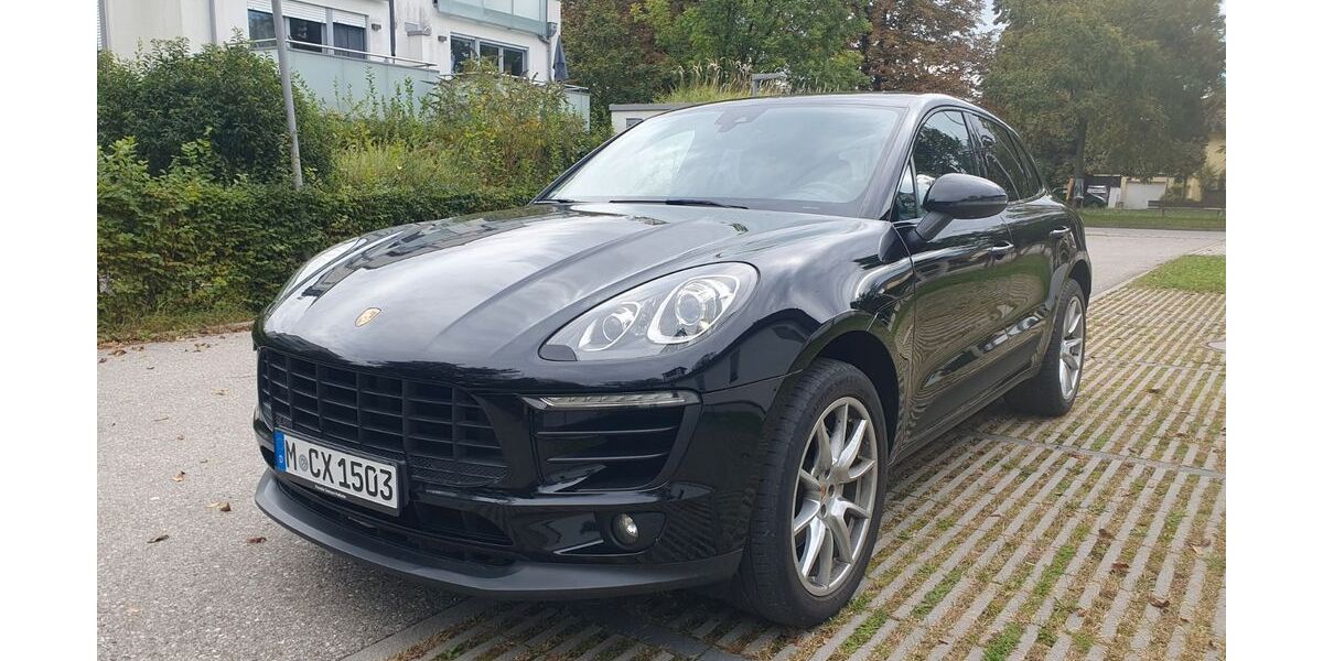 Porsche Macan 223.000 km 27.990 &euro; München 81827