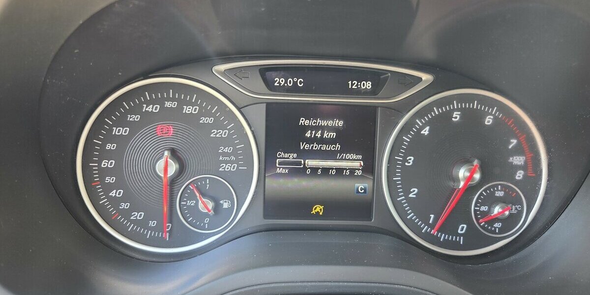 Mercedes-Benz B 200 BlueEfficiency AMG Line Navi/LED 101.724 km 10.500 &euro; Wilsdruff 01723