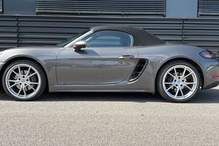 Porsche Boxster 17.800 km 54.800 € Passau 94032