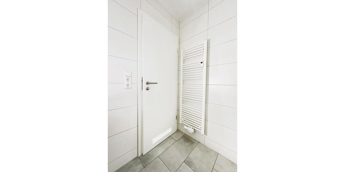 Neuwertige 4 Zim.-Penthouse Wohnung am See mit riesen Terrasse in Singen 4 zimmer