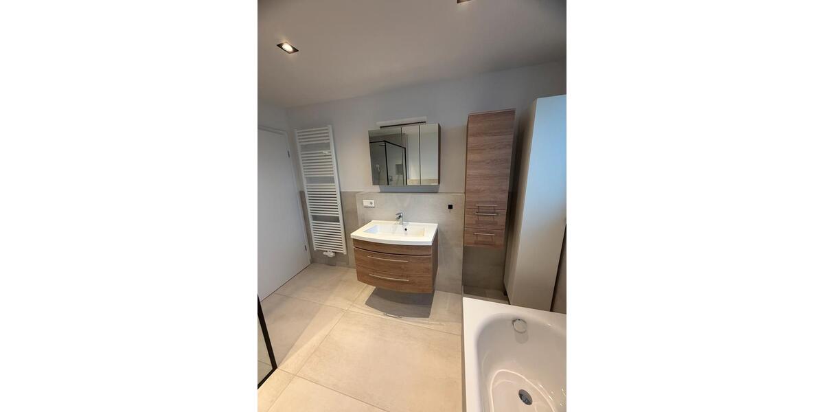 Reihenhaus Troisdorf - 5 Zimmer, 155 m&sup2;, 2.090&euro; | Angebot:25926282