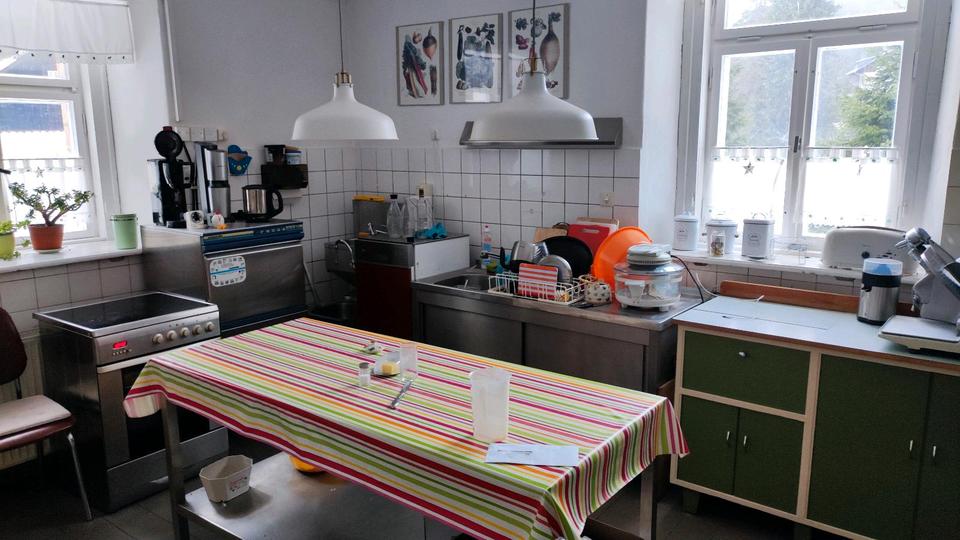 Villa Altenberg - 16 Zimmer, 300 m&sup2;, 440.000&euro; | Angebot:26926222
