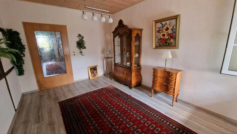 Einfamilienhaus Holzminden - 12 Zimmer, 320 m&sup2;, 2.000&euro; | Angebot:26037589