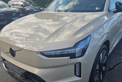 Volvo EX90 12.750 km 73.998 &euro; Chemnitz OT Röhrsdorf 09247