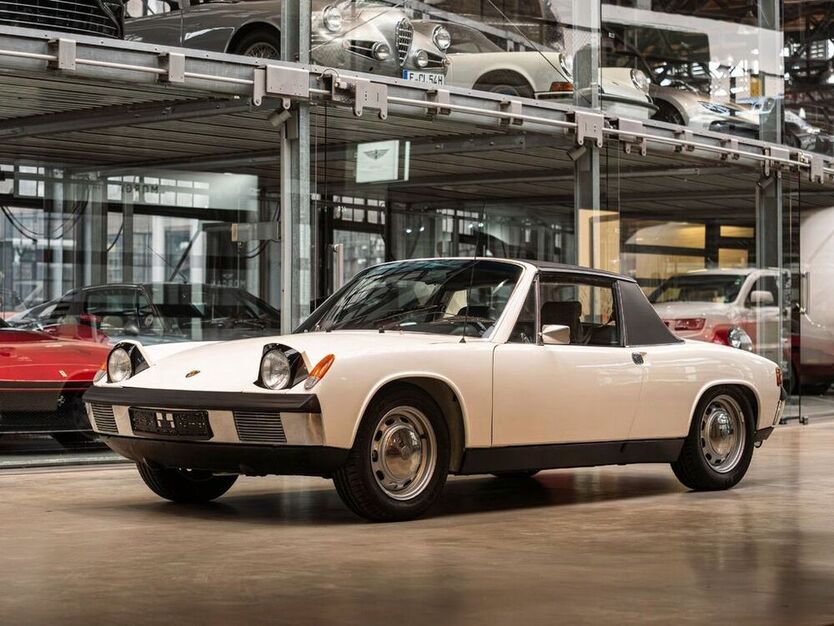914