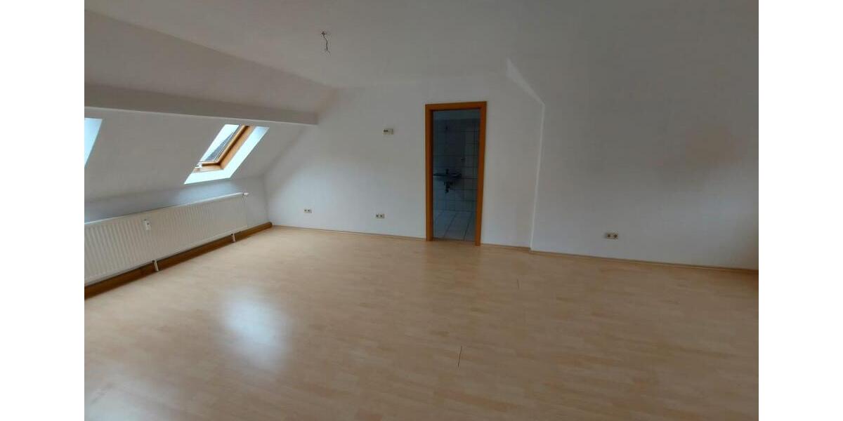Dachgeschoßwohnung Gräfenthal - 2 Zimmer, 65 m&sup2;, 430&euro; | Angebot:25083842