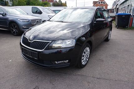 Skoda Rapid 104.000 km 9.950 &euro; Böblingen 71032