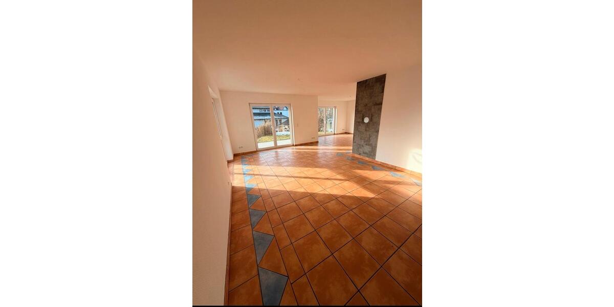 Einfamilienhaus Siegbach - 5 Zimmer, 124 m&sup2;, 1.165&euro; | Angebot:25170402