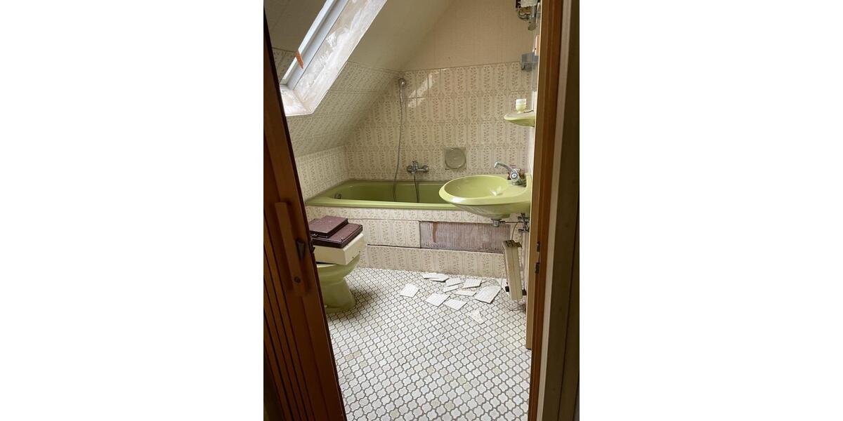 Doppelhaushälfte Wipperfürth - 5 Zimmer, 130 m&sup2;, 250.000&euro; | Angebot:26357377