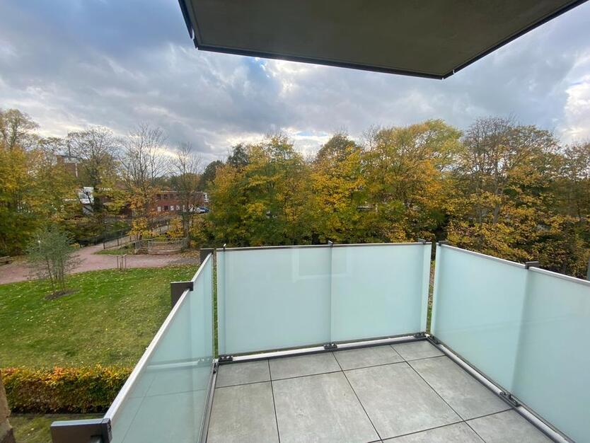 Neue 1-Zimmer Wohnung mit Balkon zimmer