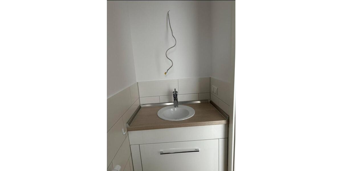 Erstbezug nach Sanierung - Teilmöbliertes REH in Wassernähe 4 zimmer